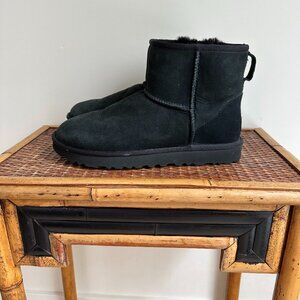 UGG Classic Mini II Boot Black Women's Size 9